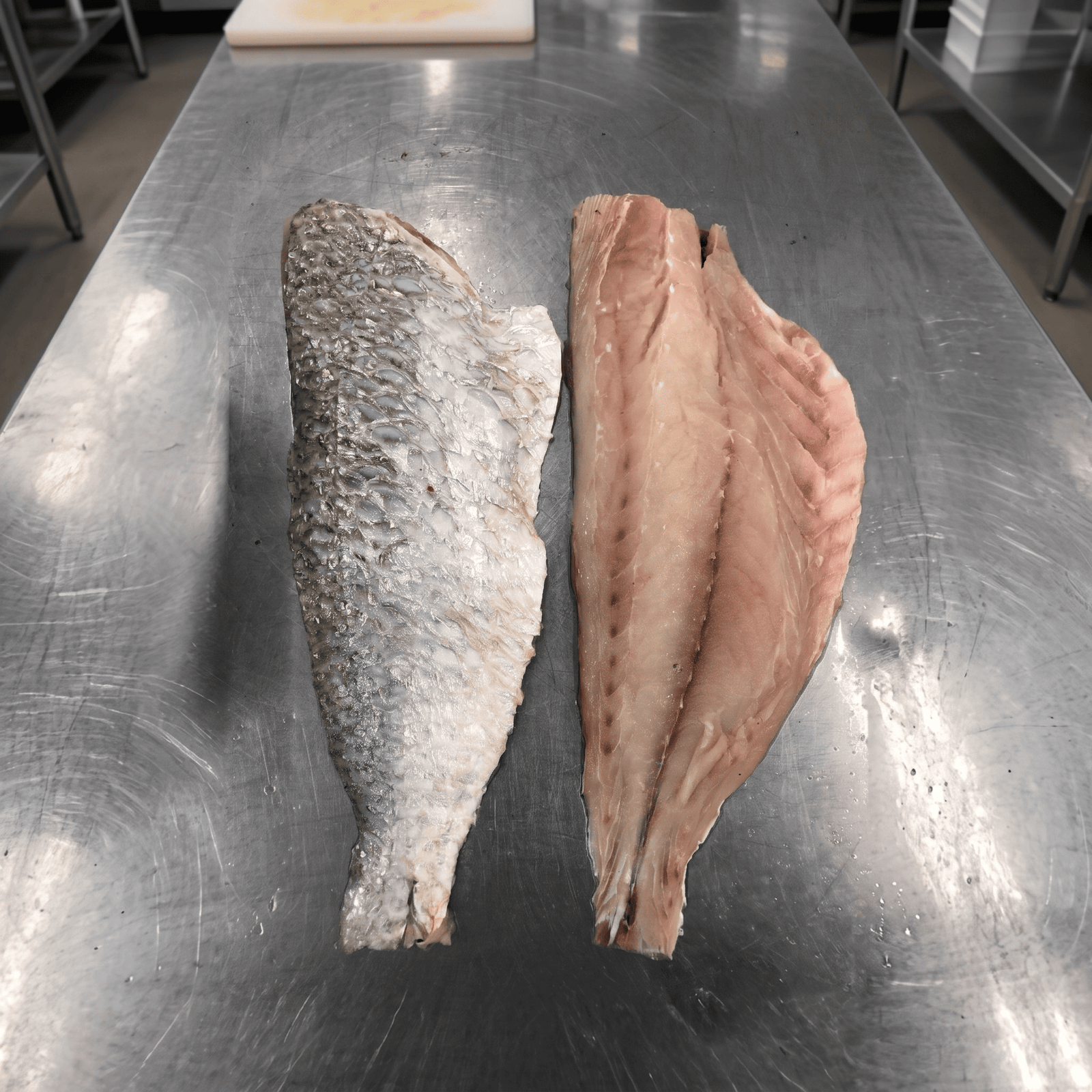 Barramundi fillet — skin-on · skinless